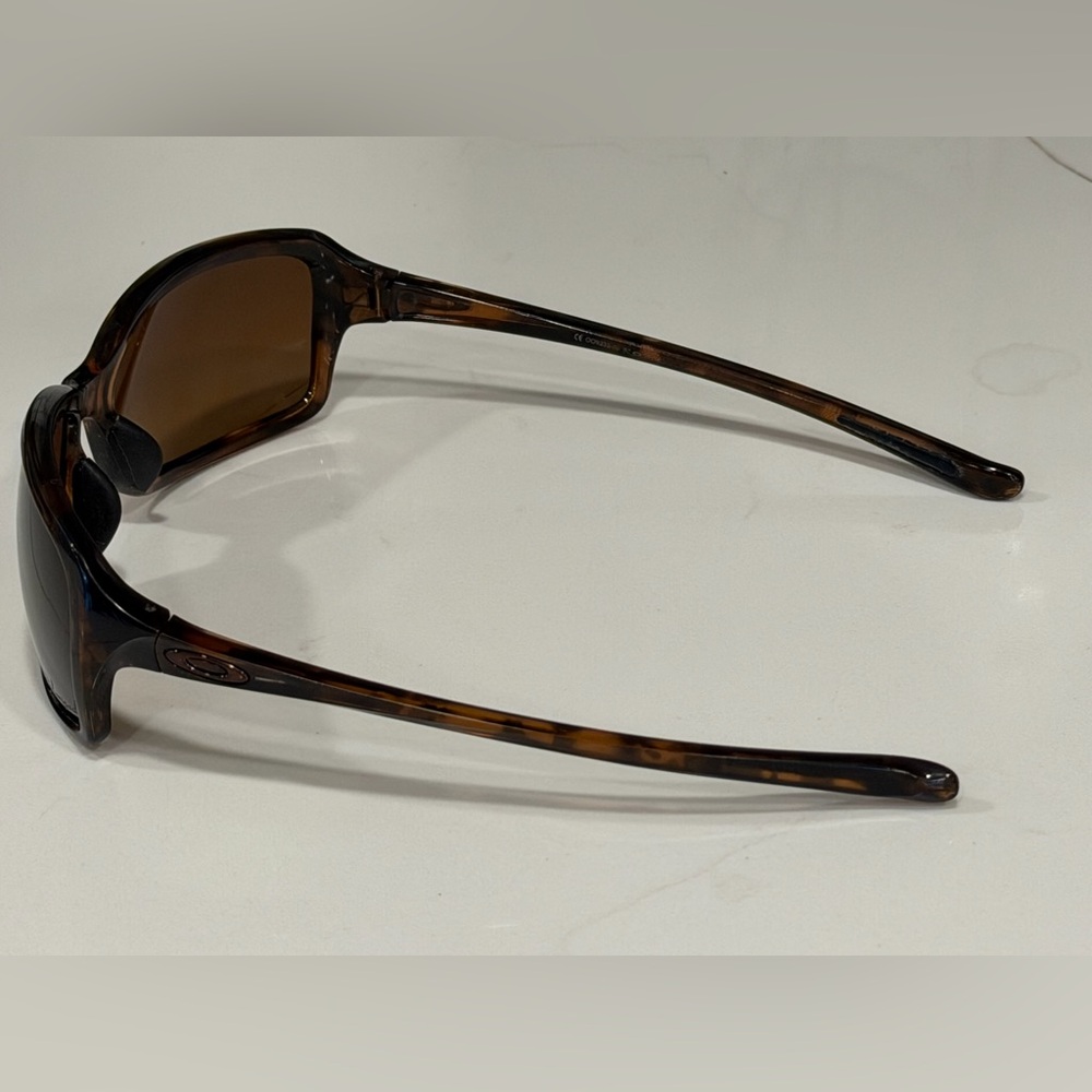 Oakley Polarized Women's Dispute Tortoiseshell Sunglasses with Original Case - Picture 4 of 8